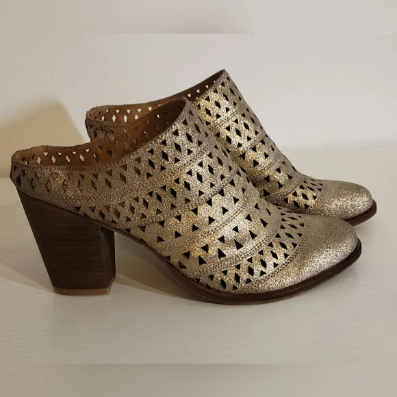 Steve Madden Harmony Gold Mules SZ 10 - Picture 2 of 10